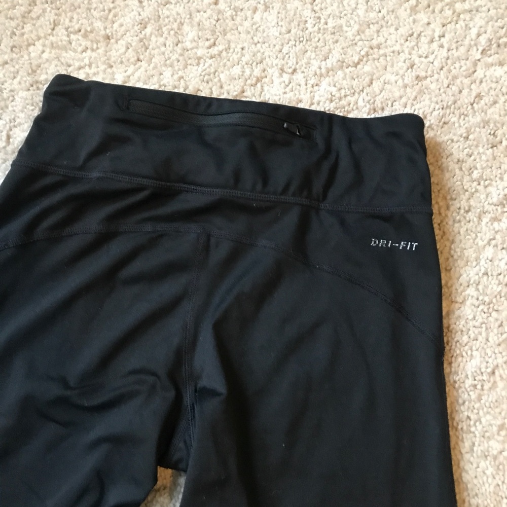 Nike Black Cropped Leggings - Picture 7 of 8